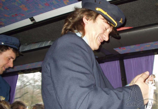 03_Pridelovani okruznich jizdenek.jpg